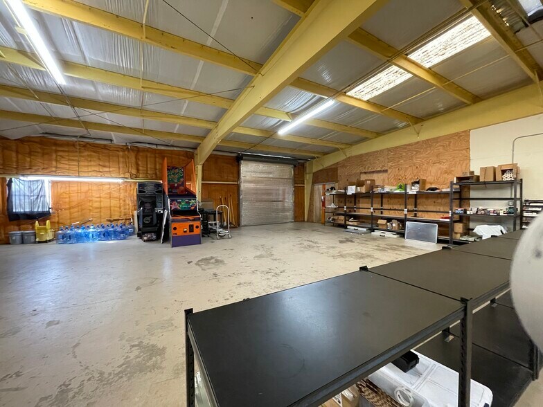 More Photos Of 1540 Kurt St, Eustis Manufacturing For Sale