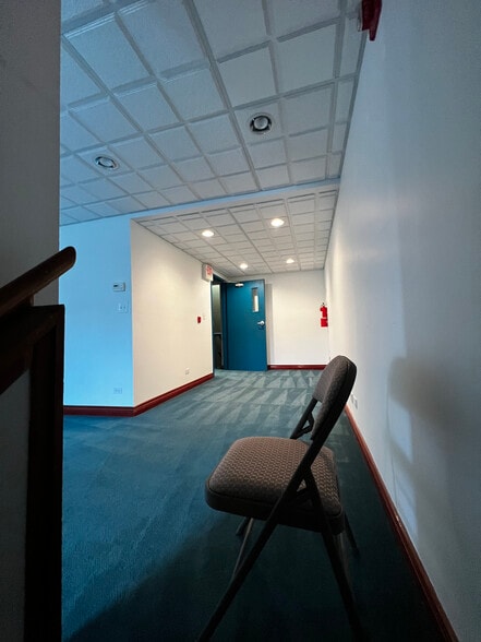 More Photos Of 115 N Prospect Ave, Itasca Showroom For Sale