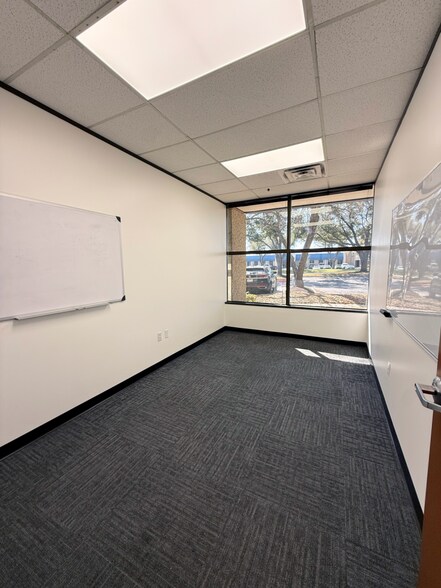 More Photos Of 700 Jeffrey Way, Round Rock Flex For Lease