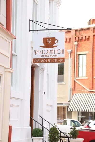 More Photos Of 110 E Bridge St, Wetumpka General Retail For Sale