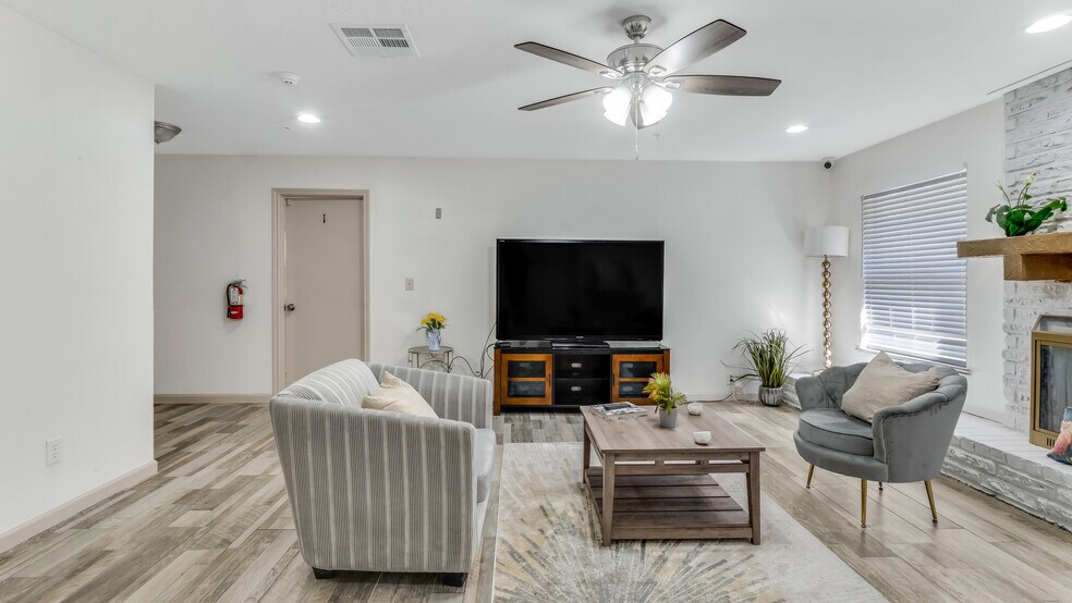 More Photos Of 5807 Old Lodge Dr, Houston Assisted Living For Sale