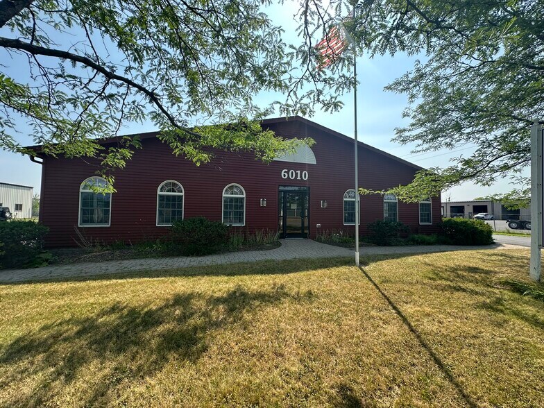 More Photos Of 6010 Drott Dr, East Syracuse Flex For Sale