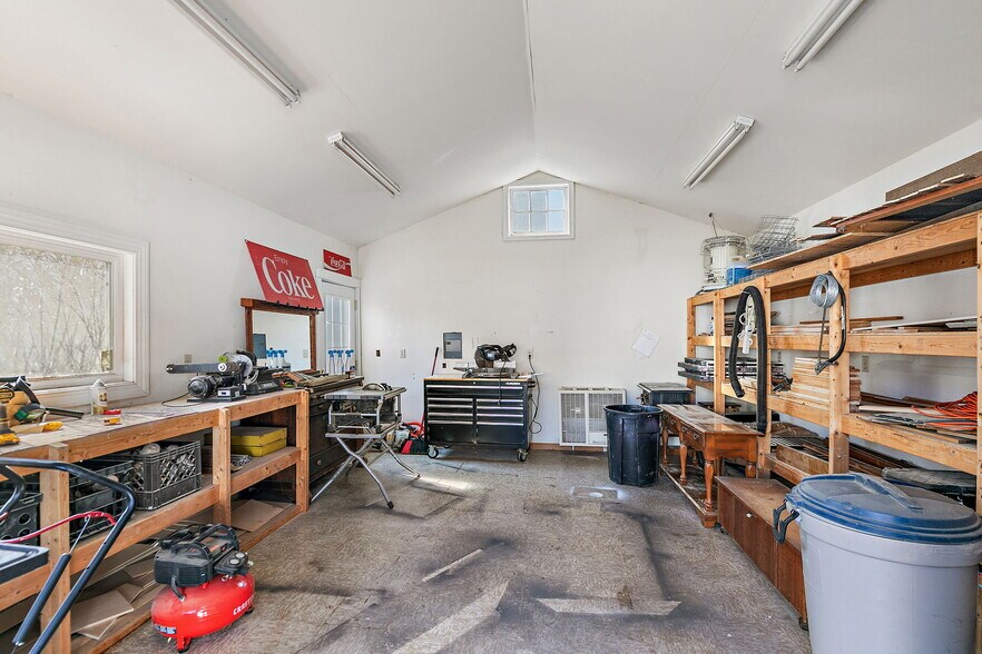 More Photos Of 303 N Main St, Elburn General Retail For Sale