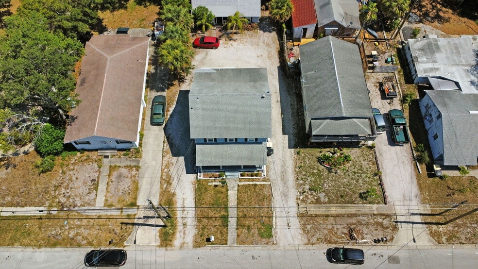 More Photos Of 822 Grand Central St, Clearwater Apartments For Sale