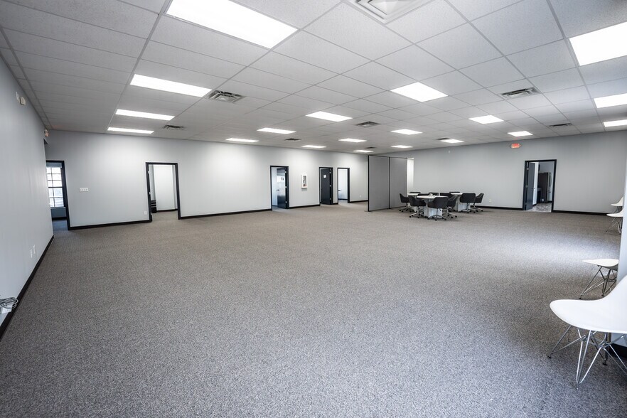 More Photos Of 1120 Toro Grande, Cedar Park Light Distribution For Sale