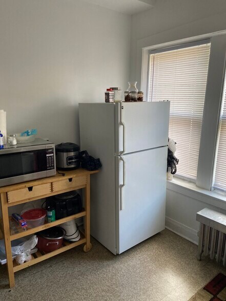 More Photos Of 4832 W Montrose Ave, Chicago Apartments For Sale