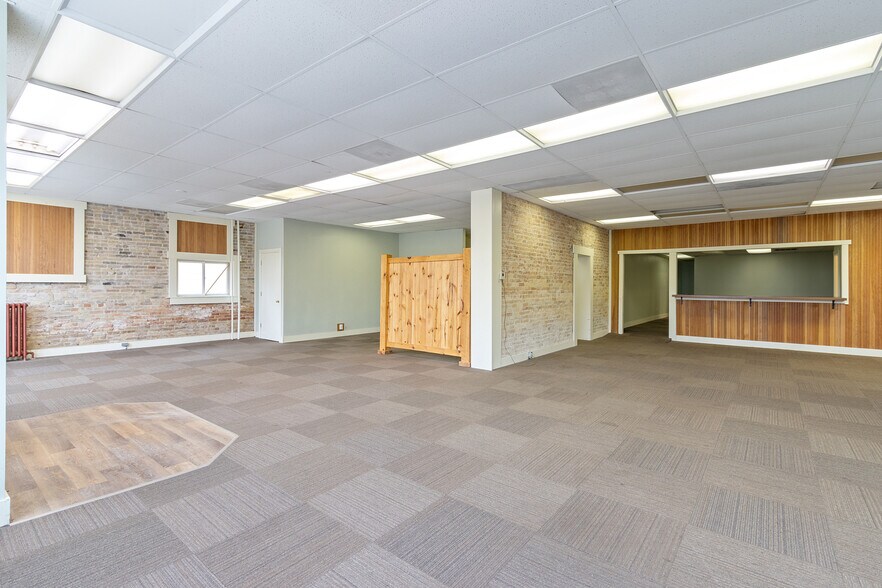More Photos Of 307-309 Dewitt St, Portage Restaurant For Sale