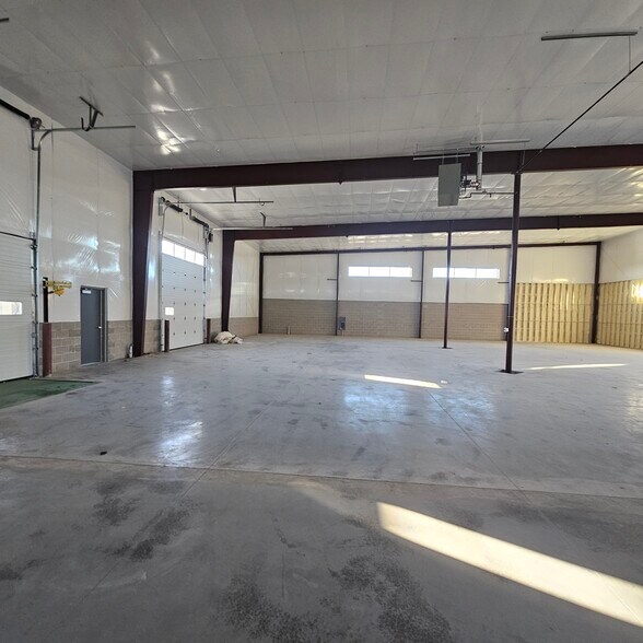 More Photos Of 5795 Neubert Rd, Appleton Warehouse For Lease