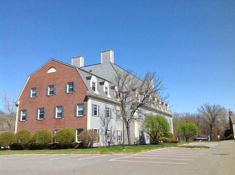 More Photos Of 7 Essex Green Dr, Peabody Office For Lease