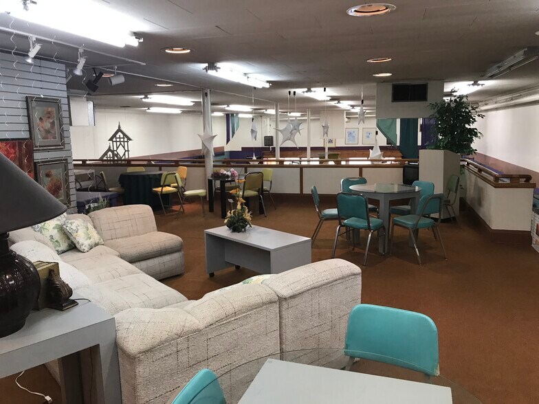 More Photos Of 409 E Main St, Riverton Storefront For Sale