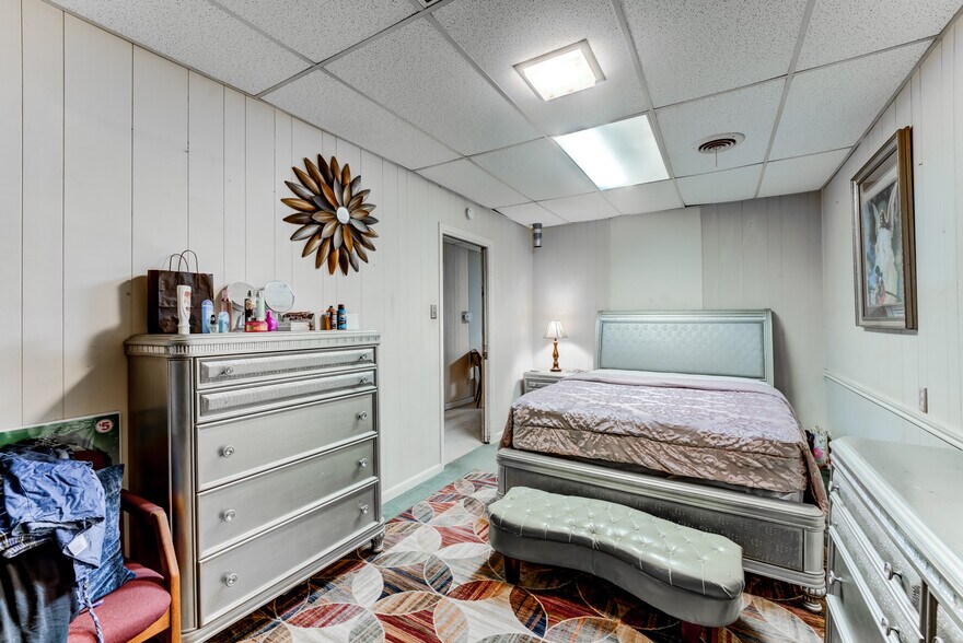 More Photos Of 811 N Travis St, Liberty Apartments For Sale