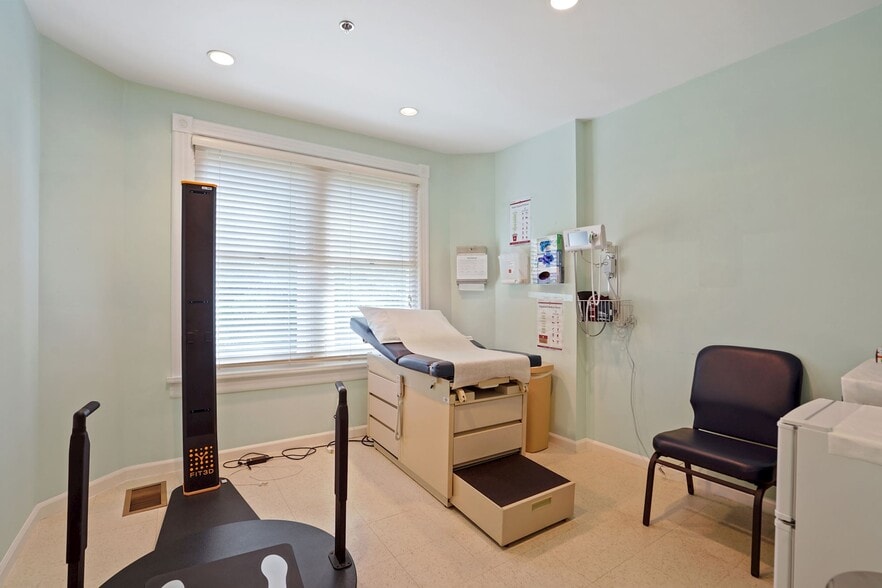 More Photos Of 1011 New Hampshire Ave NW, Washington Office For Lease