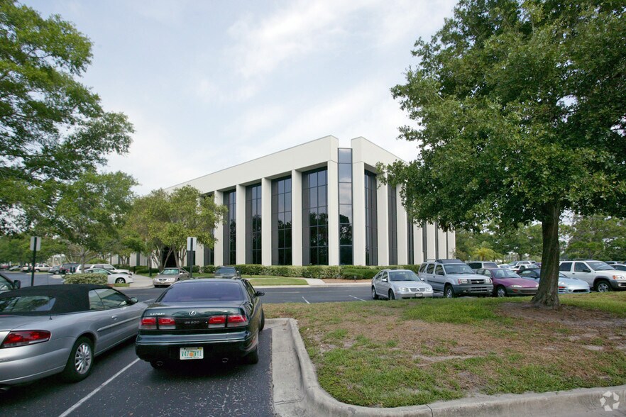 More Photos Of 877 Executive Center Dr W, Saint Petersburg Office For Lease