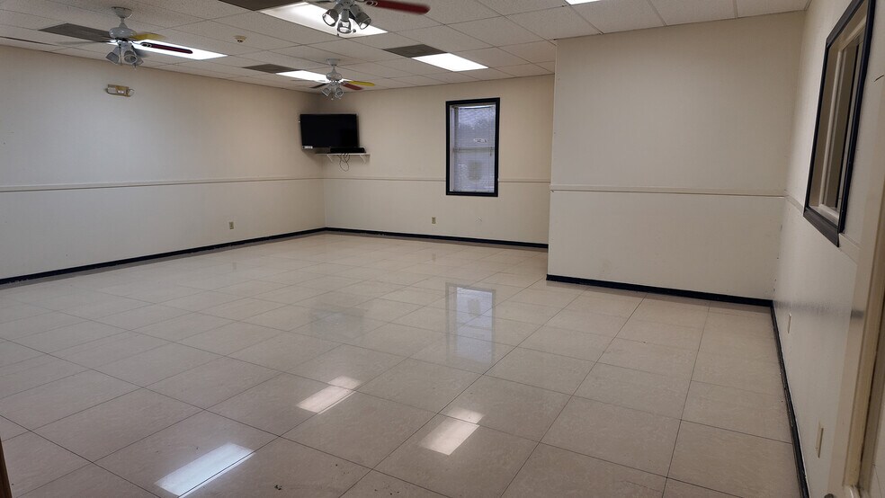 More Photos Of 4101 N Veterans Blvd, Pharr Office For Lease