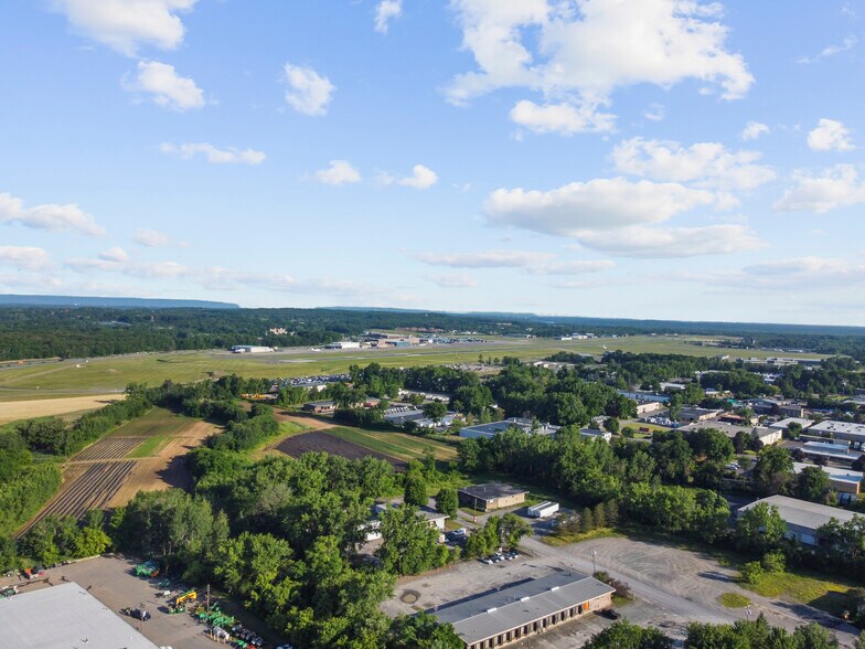 More Photos Of 267 Wolf Rd, Latham Office For Lease