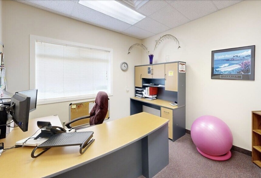 More Photos Of 1271 Port Dr, Clarkston Office For Sale