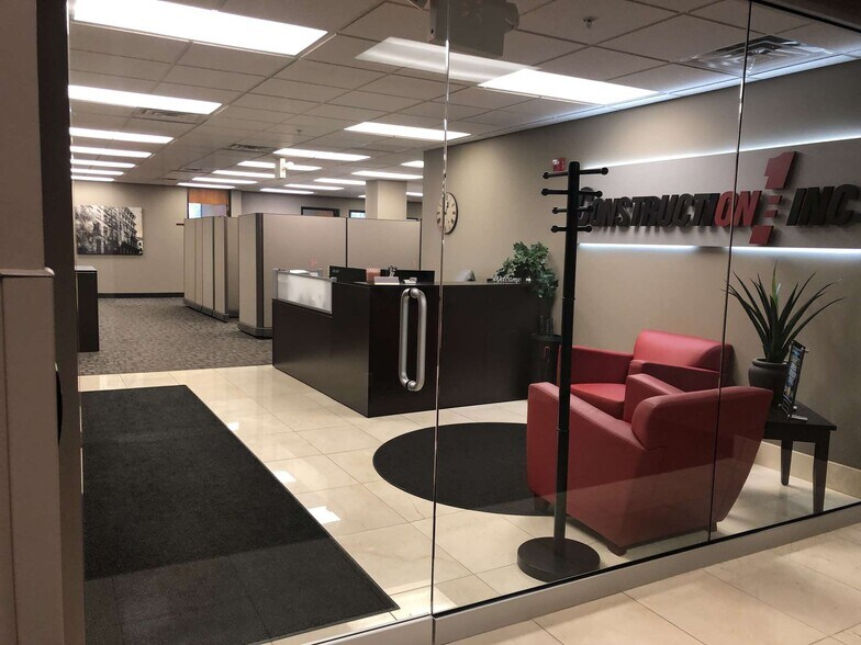 More Photos Of 101 E Town St, Columbus Office For Lease