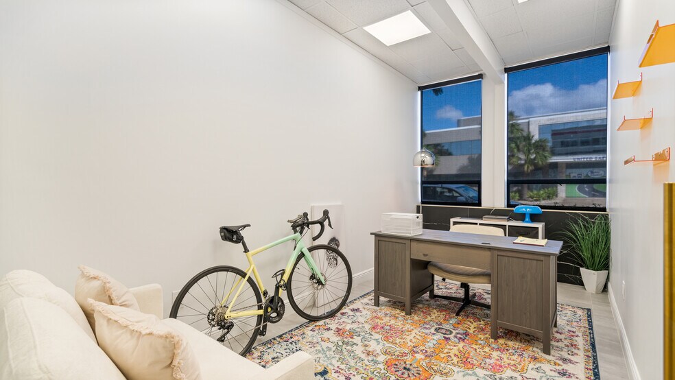 More Photos Of 1510 E Colonial Dr, Orlando Office For Lease