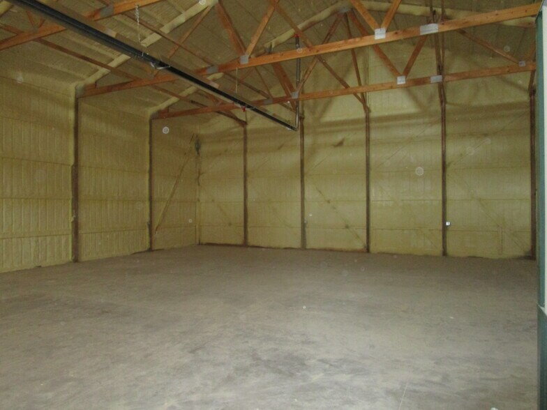 More Photos Of 365 Airlinks Dr, Garden City Industrial For Sale