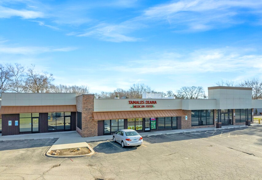 Primary Photo Of 605-625 N Midlothian Rd, Mundelein Storefront Retail Office For Sale