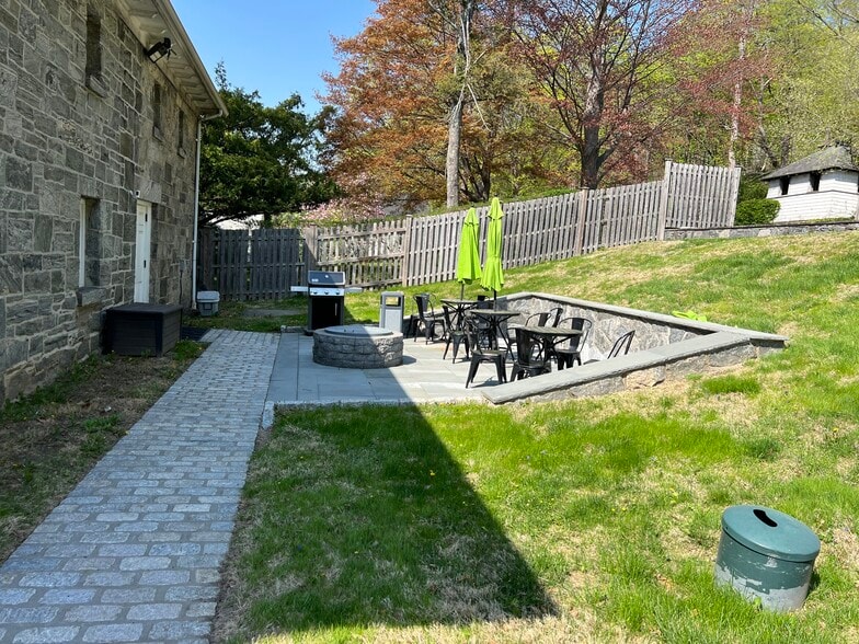 More Photos Of 94 N Broadway, Irvington Office For Lease
