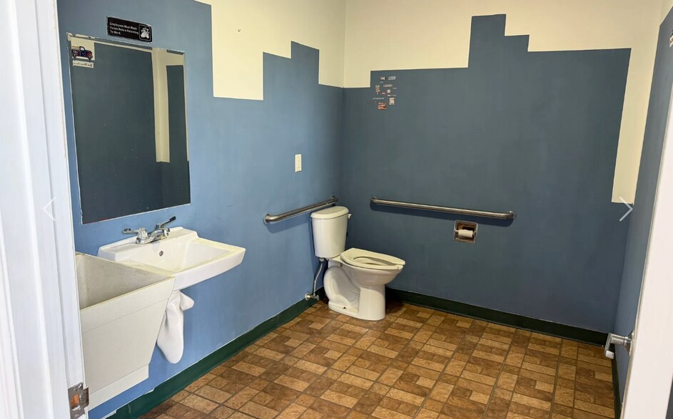 More Photos Of 3553 Azalea Ln, Micco Warehouse For Lease