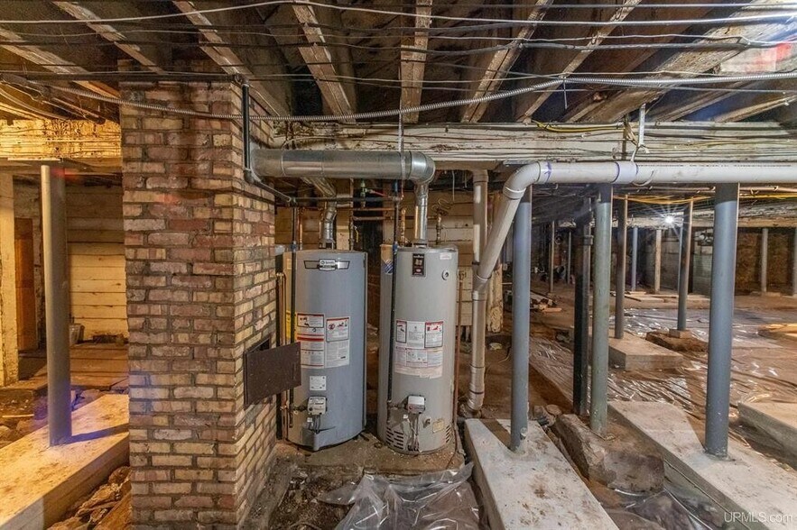 More Photos Of 200-206 E Division St, Ishpeming Storefront Retail Residential For Sale