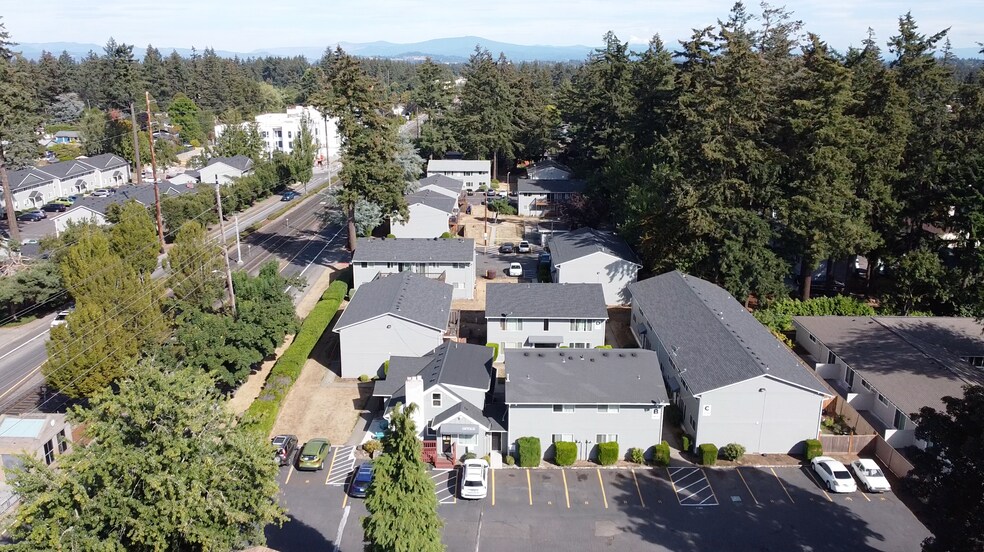 More Photos Of 16300-16400 E Burnside St, Gresham Apartments For Sale