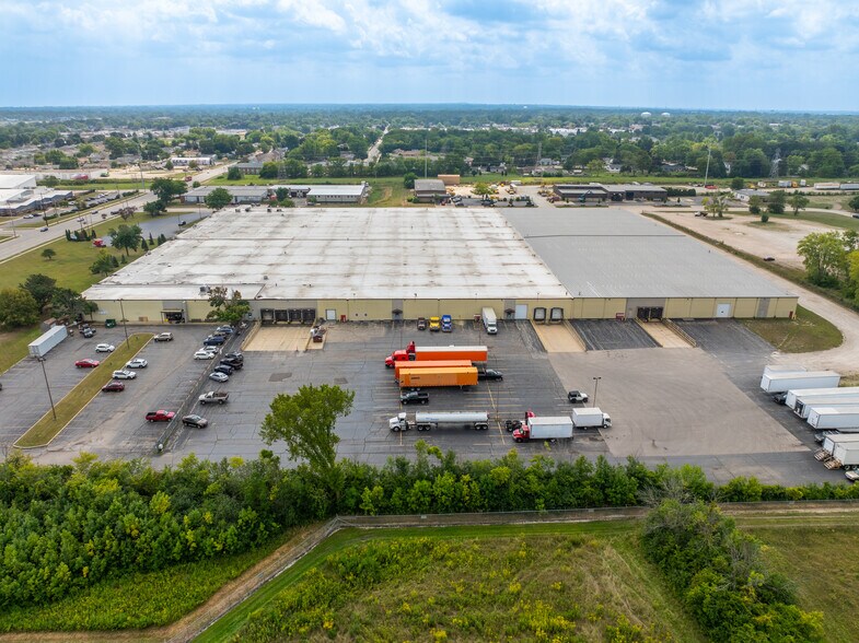 More Photos Of 4200 39th Ave, Kenosha Warehouse For Sale