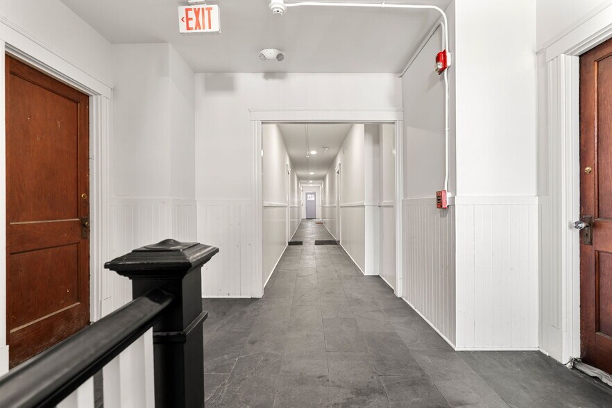 More Photos Of 136-138 Winter St, Haverhill Storefront Retail Residential For Sale