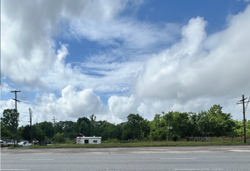 More Photos Of 123 Milam St, Liberty Land For Lease