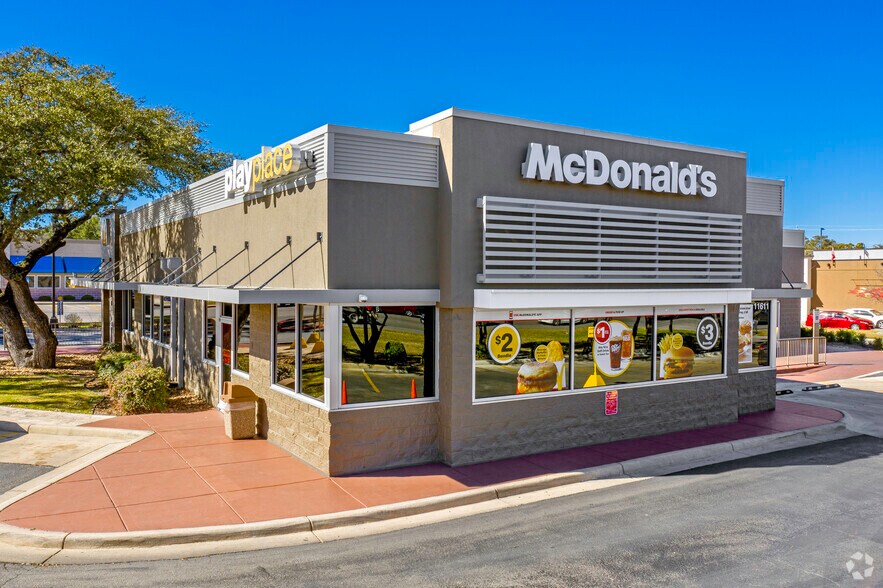 More Photos Of 11309-11323 Bandera Rd, San Antonio Unknown For Lease