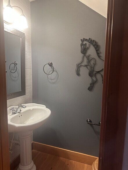 More Photos Of 1749 22nd St, Hood River Specialty For Sale