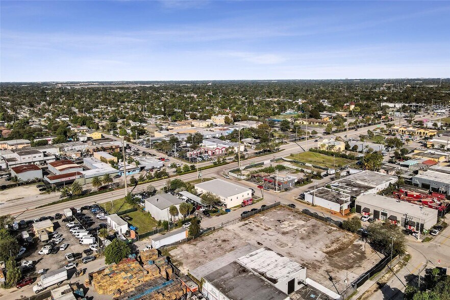 More Photos Of 5960-5992 SW 23rd St, West Park Showroom For Sale