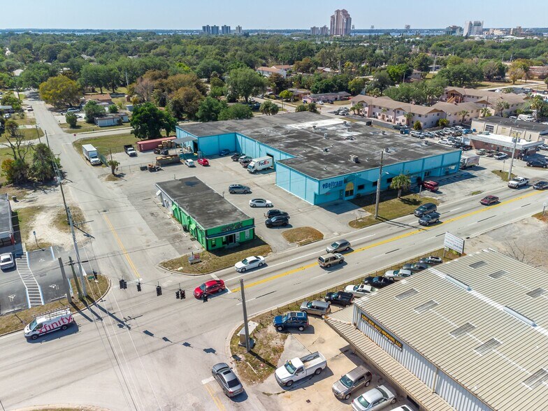 More Photos Of 2578 Fowler St, Fort Myers Freestanding For Lease