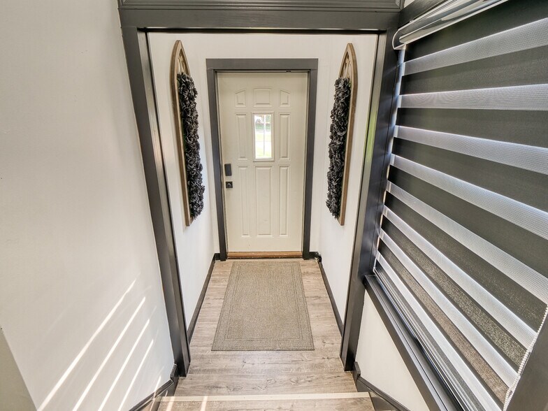 More Photos Of 10850 Pearl Rd, Strongsville Office For Sale