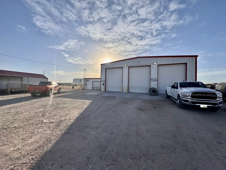 More Photos Of 5210 W Dunnam St, Hobbs Truck Terminal For Sale