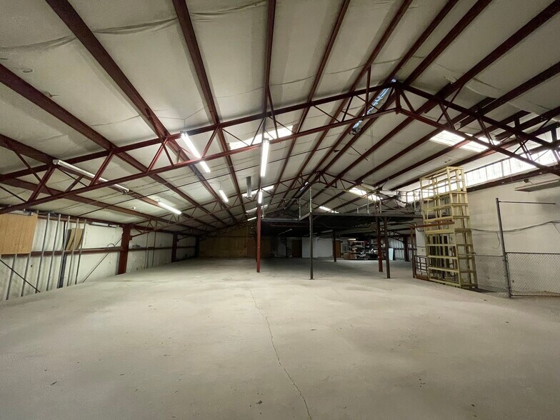 More Photos Of 4405 Dorchester Rd, Charleston Freestanding For Lease