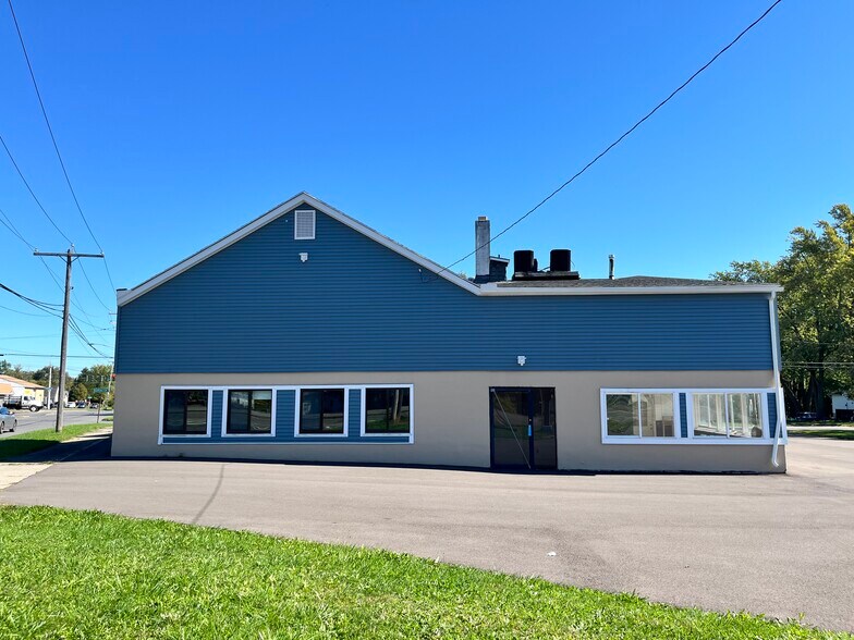Primary Photo Of 1800 Brewerton Rd, Mattydale Freestanding For Sale