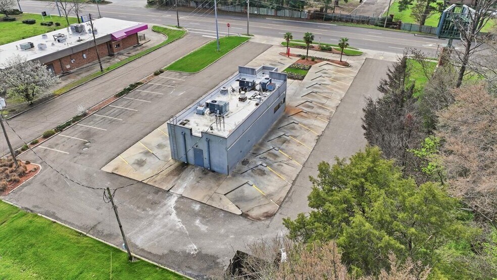 More Photos Of 1900 E County Line Rd, Ridgeland Fast Food For Sale