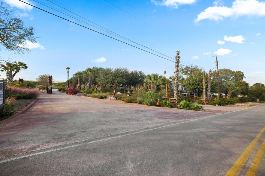 More Photos Of 11734 Schriber Rd, Buda Warehouse For Lease