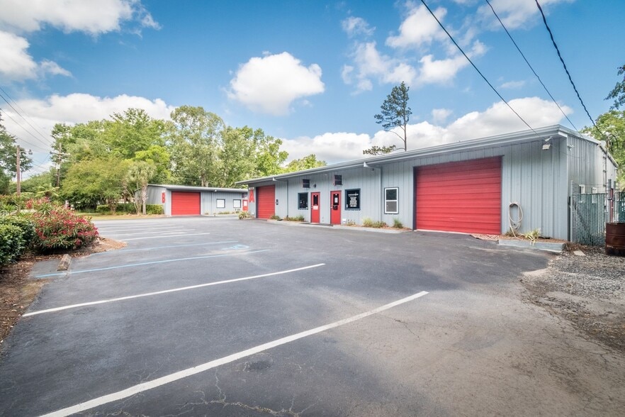 More Photos Of 1856 Belgrade Ave, Charleston Flex For Lease