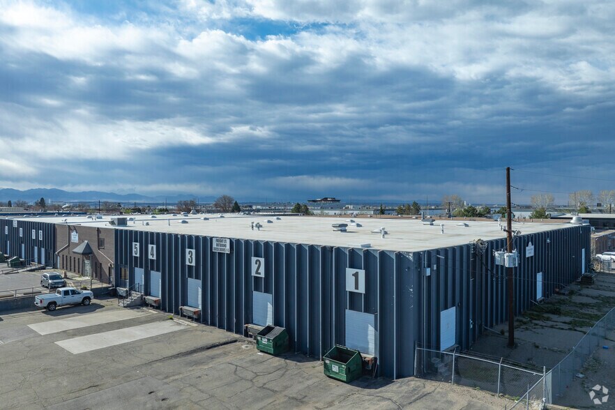 More Photos Of 3837 Monaco Pky, Denver Warehouse For Sale