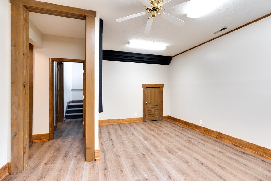 More Photos Of 1089 Sagamore Pky W, West Lafayette Office For Sale