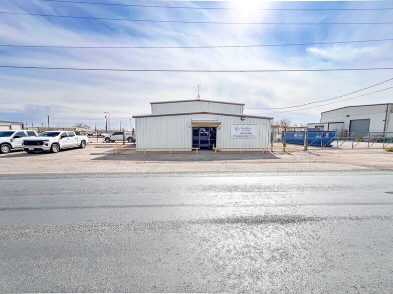 More Photos Of 3115 Francis Ave, Midland Industrial For Lease