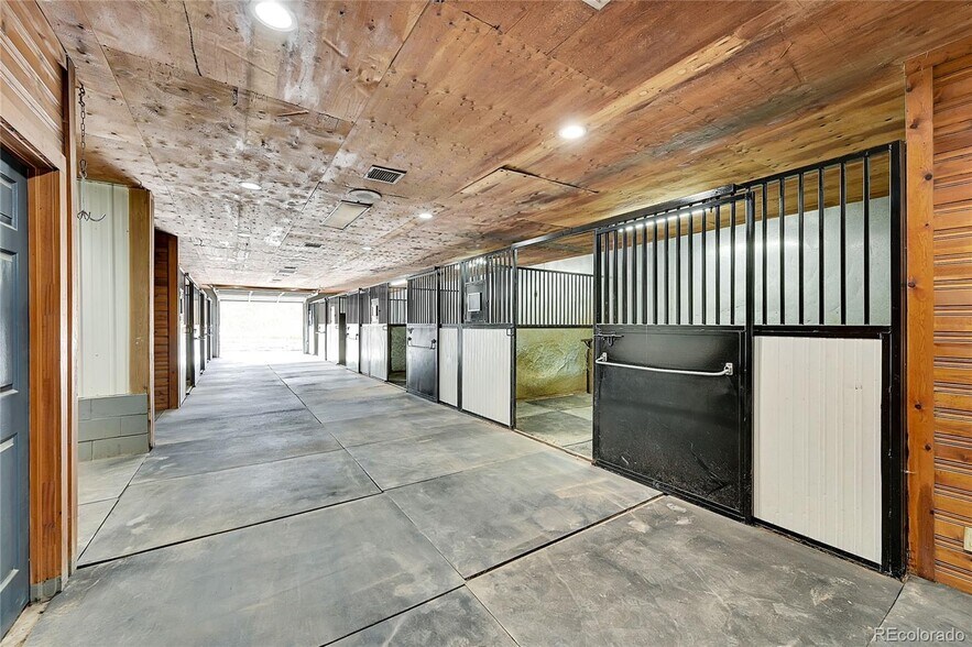More Photos Of 810 N Perry Park Rd, Sedalia Specialty For Sale