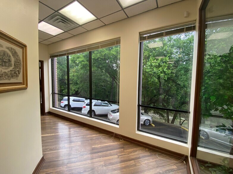 More Photos Of 3500 SW HK Dodgen Loop, Temple Office For Sale