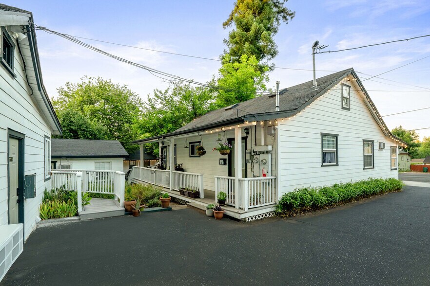 More Photos Of 816 W Main St, Grass Valley Hotel For Sale