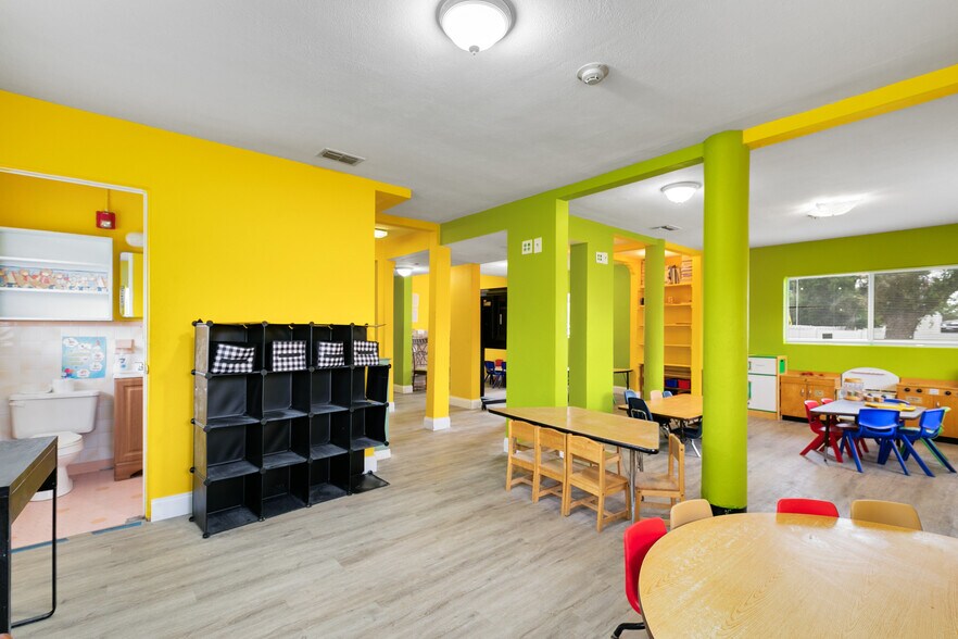 More Photos Of 4607 N Pine Hills Rd, Orlando Office Residential For Sale