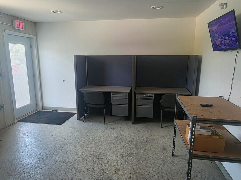 More Photos Of 100 Star Connection Dr, Wright City Warehouse For Sale